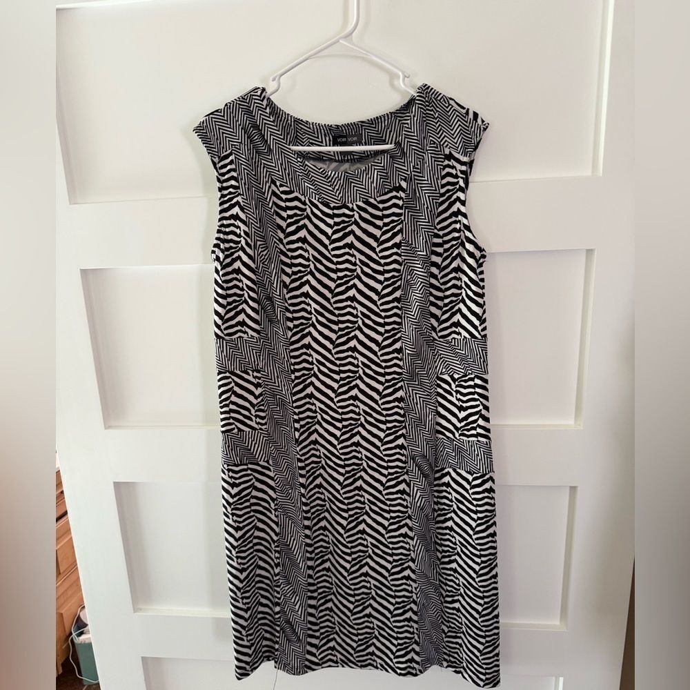 Voir Voir Black and White Geometric Pattern Dress size 8